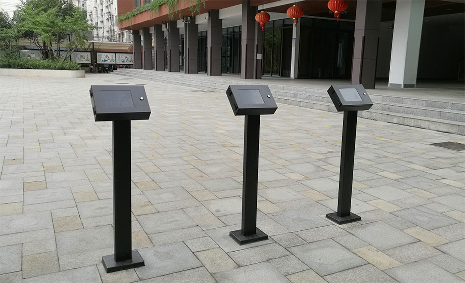 OA1000 Pro 家長接送安保管理系統(tǒng)終端支持有線網(wǎng)絡(luò)、Wifi、U盤等數(shù)據(jù)傳輸方式，輕松勝任各種復(fù)雜通訊環(huán)境。